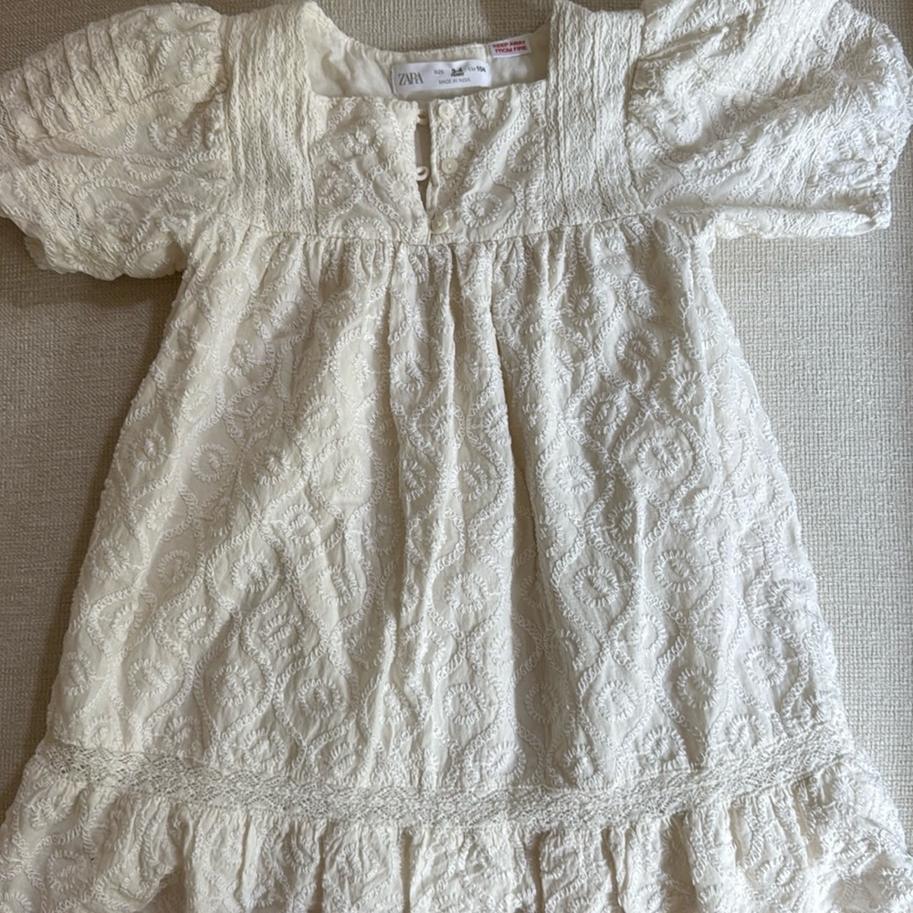 Zara. 3-4T. Dress with lace/embroidery. Worn once. Excellent condition.